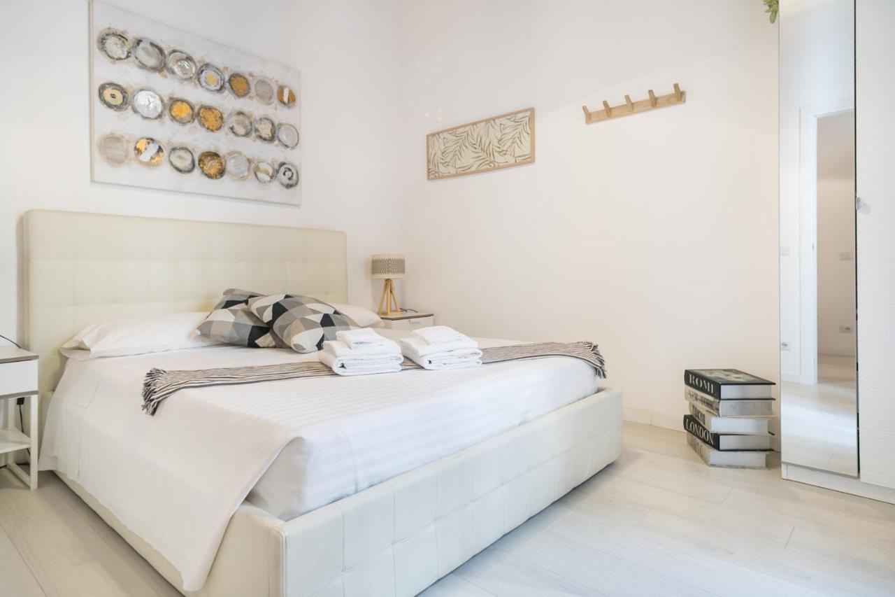 Apartment White Ostilia Rom