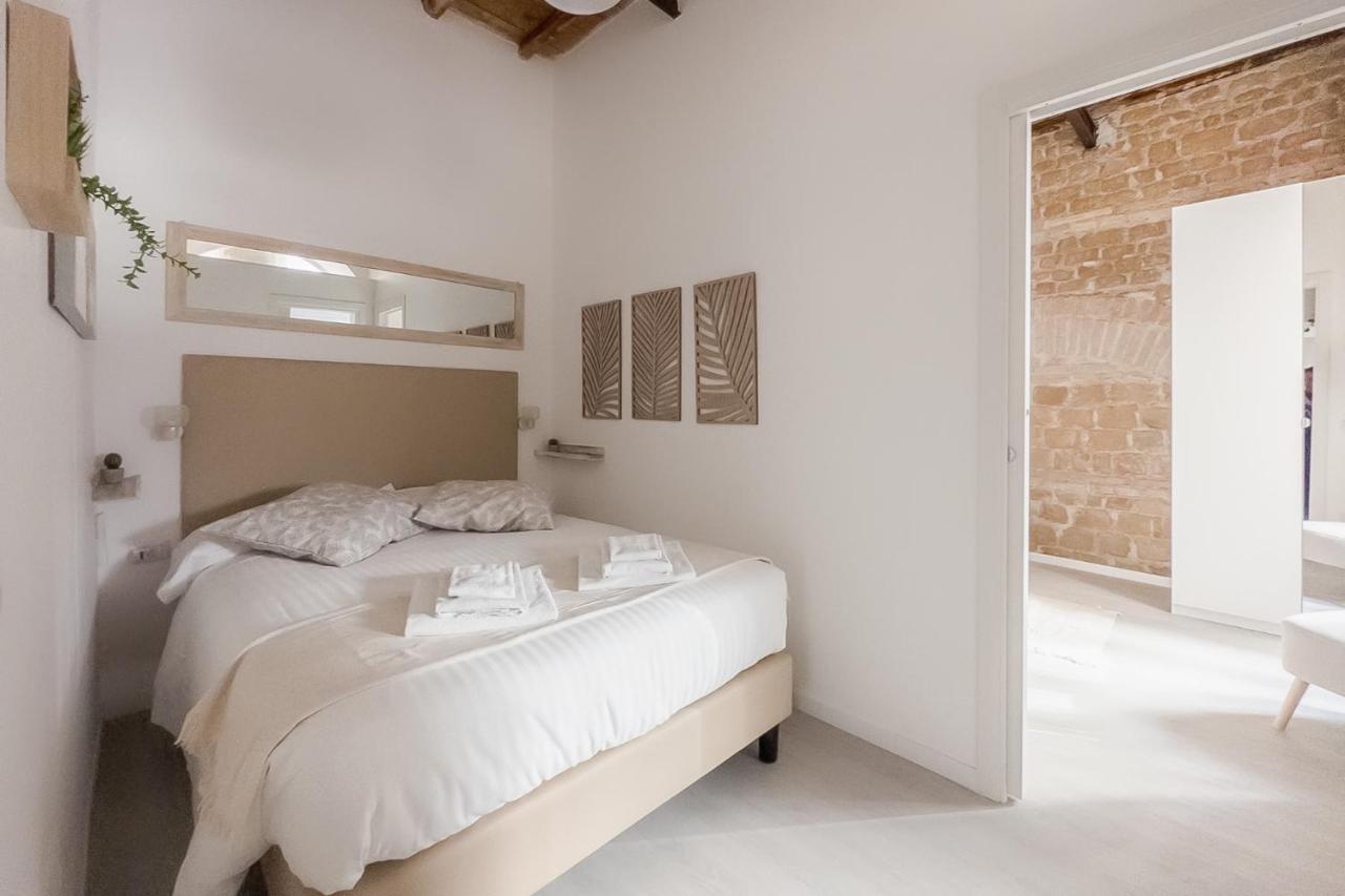 White Ostilia Lejlighed Rom