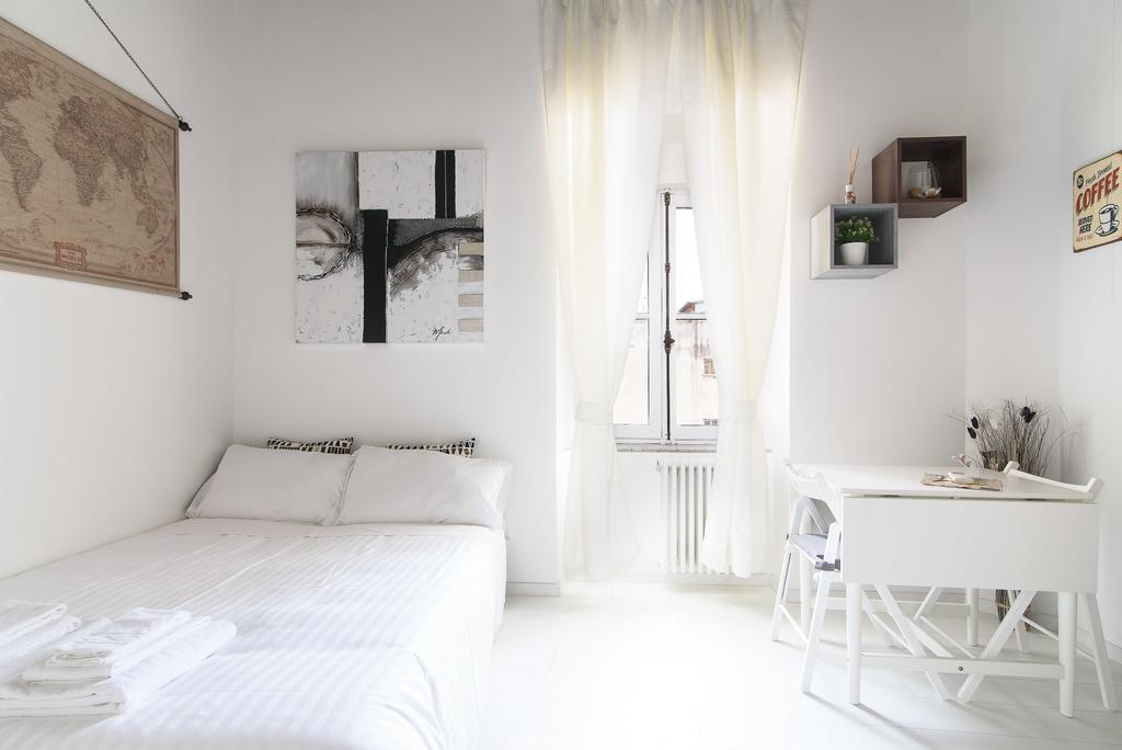 White Ostilia Rom